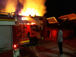 Kebakaran Toko Bangunan di Sumenep, Kerugian Ditaksir Rp 1,5 Miliar