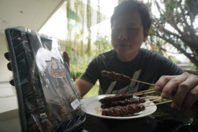 Enaknya Sate Madame Chenchun Menggugah Selera