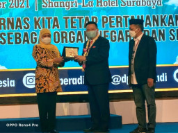 Khofifah Hadiri Rakernas Peradi, Otto: Terima Kasih Bu Gubernur