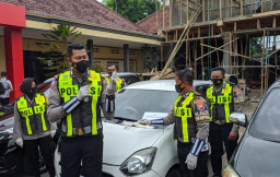 Razia Kendaraan di Ponorogo Jaring 3 Mobil Ber-STNK Palsu, Polres Buru Oknum Pembuat