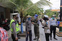 Marak Parkir Liar di Kota Madiun, Petugas Gabungan Hanya Ingatkan Pelanggar