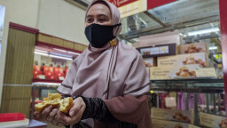 Zmere Sate Ponorogo, Nikmatnya Kombinasi Roti dan Sate Ayam