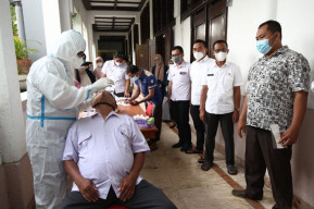 Hasil Swab di Kantor Pemerintah Kota Surabaya Negatif Covid-19