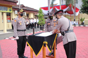 Polres Pringsewu Gelar Sertijab Satu Kabag dan Kapolsek Pringsewu Kota