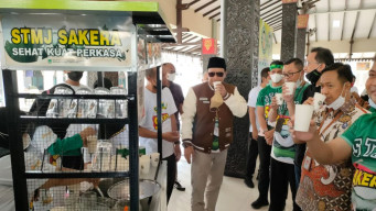 Gus Irsyad Kembangkan Bakso-STMJI Sakera