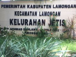 Kesulitan Dana Rehab Kantor, Sebuah Kelurahan di Lamongan Minta Sumbangan Warga