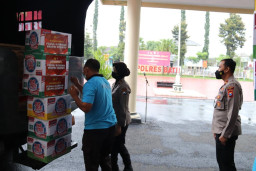 Korban Erupsi Gunung Semeru Dapat Bantuan dari Polres Batu