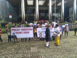 Koalisi Masyarakat Anti Mafia BUMN Datangi Gedung KPK, Ada Apa?