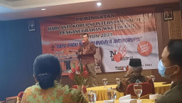 Hari Anti Korupsi, WKR Berikan Award dan Launching Akademi Profesional Barber