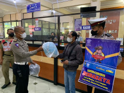 Masuki Batas Akhir Pemutihan bagi Para Wajib Pajak, Satlantas Polres Batu Bagi Doorprize