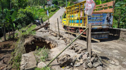 Jembatan Batu Ambrol, PU Ponorogo Ajukan Perbaikan Tahun Depan