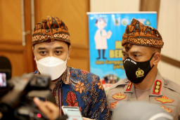 Kota Surabaya Terima Penghargaan Penanganan Covid-19 Terbaik