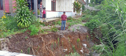 TPT  Kali Wae Gogol Kelurahan Pau Kabupaten Manggarai NTT  Ambruk