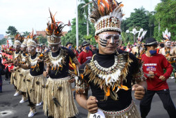 Peringati Hari Ibu, Pemkot Surabaya Gelar Lomba Senam Gemufamire