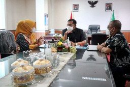 Beasiswa Kuliah di Stikosa-AWS bagi Anak Wartawan PWI Jatim