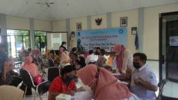 Pemkot Surabaya "Jemput Bola" Bantu UMKM Urus Izin Usahanya