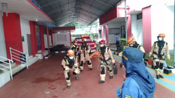 Damkar Depok dan Rutan Simulasi Penanganan Kebakaran di Lapas