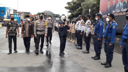 Kapolres Batu Bersama Wali Kota Periksa Kesiapan Pasukan Pengamanan Tahun Baru 2022