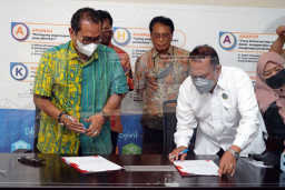 Tingkatkan Kapabilitas SDM Kepelabuhanan, PMLI dan STIAMAK Teken MoU