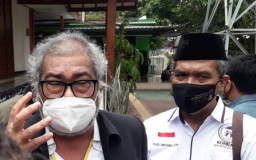 Hadir di Persidangan Perdana, Terdakwa JE Tak Kenakan Baju Tahanan, Komnas PA Kecewa