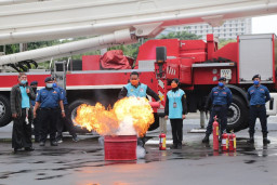 HUT Pemadam Kebakaran, Wali Kota Eri Cahyadi Kukuhkan Kader Madagaskar
