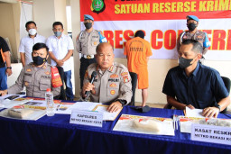 Industri Rumahan Miras Ciu Milik A Cong di Jati Asih, Digerebek Polisi