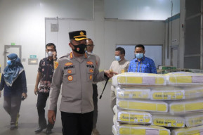 Kapolres Bekasi Kota Tinjau Ketersedian Bahan Pokok Jelang Bulan Ramadhan