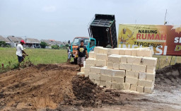 Tak Kantongi Izin, Proyek Perumahan Diamond Dihentikan Warga Damarsi