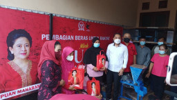 Puti-Eri Cahyadi Serahkan Alat Produksi Tempe