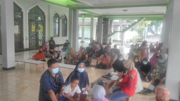 Puskemas Kedungmundu bersama LPMK Gelar Vaksin Booster Pasar Sendangmulyo