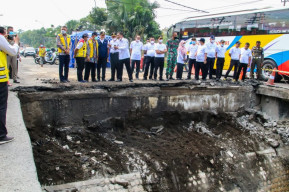 Perbaikan Jembatan Ambles di Lamongan, Ditargetkan Selesai H-10 Lebaran