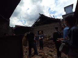 Rumah Janda di Ponorogo Ini Roboh Gegara Usang