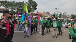 Dirlantas Polda Metro Jaya Halau Aksi Mahasiswa