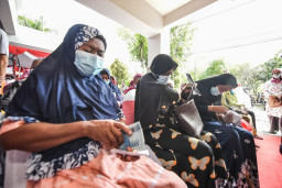 Salur BLT Migor di Surabaya Capai 98,26 Persen, Petugas Jemput Bola Datangi Rumah KPM