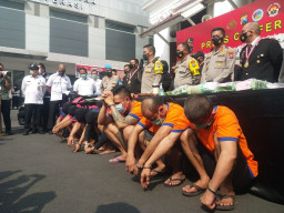 Satresnarkoba Polrestabes Surabaya Bekuk 7 Pengedar dan Amankan 42,8 Kg Sabu