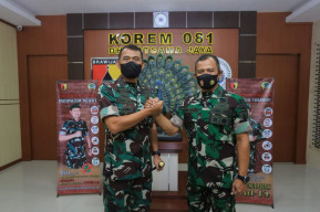 Tongkat Komando Korem 081/DSJ Madiun Berganti
