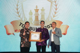 Bank Jatim Raih TOP BUMD 2022