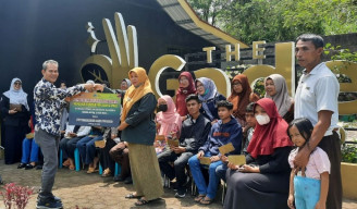 96 Anak Pengurus Bank Sampah dapat Beasiswa dari Pegadaian