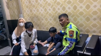 Hanya 20 Menit, Satlantas Polres Batu Sukses Menemukan Keluarga yang Kehilangan Anak