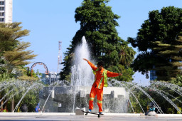Hari Skateboard Sedunia, 500 Skater Meluncur dari Balai Kota Surabaya