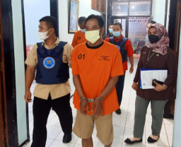 Edarkan Sabu, Ketua RT Nyamplungan Ditangkap BNNK Surabaya di Warung Kopi