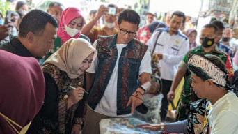Kunjungi UMKM Ponorogo, Sandiaga Uno Kagum Ekonomi Bergeliat