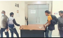 Hearing di DPRD Lamongan Tertutup,  Awak Media Protes