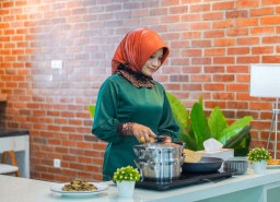 Dukung Transisi Energi, PLN Promosikan Kompor Induksi