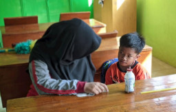 Nelangsa, Khoirul Jadi Satu-Satunya Siswa Kelas I di SD Ponorogo Ini