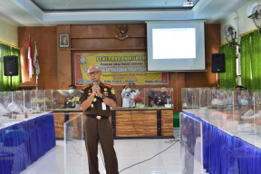 Kejari Kota Madiun Edukasi Hukum Lewat MPLS