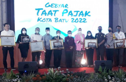 Gebyar Taat Pajak Kota Batu 2022, PHRI dan Jatim Park Group Raih Penghargaan