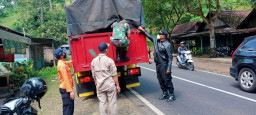 Redam PMK, Truk Pengangkut Hewan Dihentikan di Pos Pantau