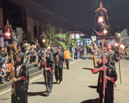 Ratusan Bregada Kawal Bedol 3 Pusaka Ponorogo