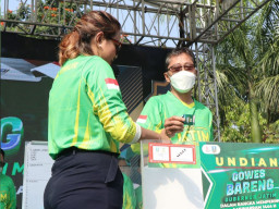 Bank Jatim Ramaikan Tahun Baru Islam, Beri Hadiah Umroh Gowes Bareng Gubernur